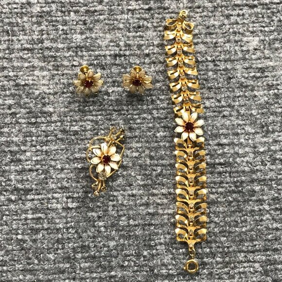 Vintage 1970’s B.N. Bugbee Niles Jewelry Set Bracelet‎ Brooch Screw On Earrings - Picture 1 of 14